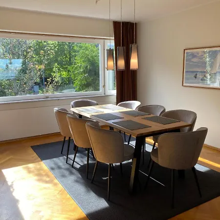 Apartment Kolme Makuuhuonetta Merenrannalla Lauttasaaressa *