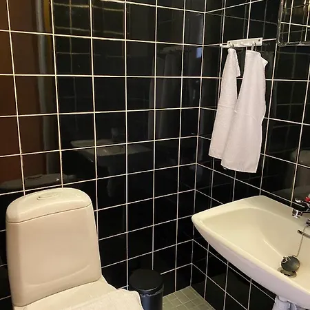 Apartment Kolme Makuuhuonetta Merenrannalla Lauttasaaressa Helsinki