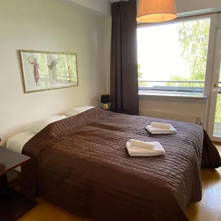 Kolme Makuuhuonetta Merenrannalla Lauttasaaressa Apartment *