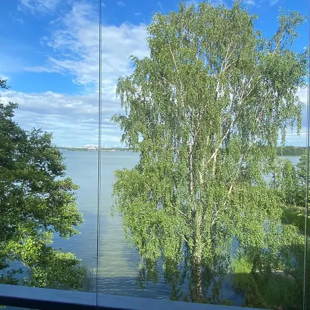 Kolme Makuuhuonetta Merenrannalla Lauttasaaressa Apartament
