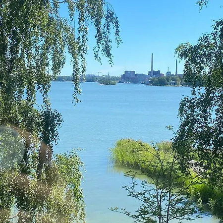 Kolme Makuuhuonetta Merenrannalla Lauttasaaressa